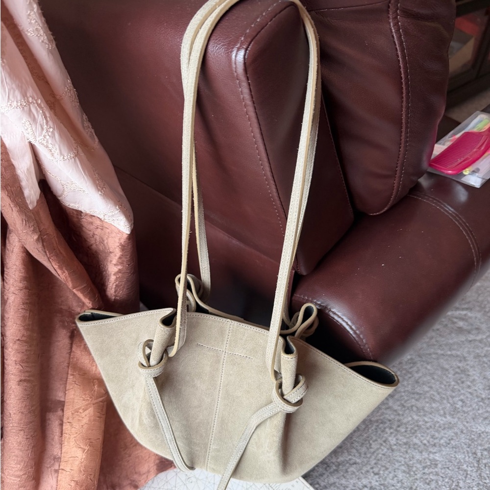 🩵SOLD🩵 Yuzefi Mochi bag - Picture 5 of 9